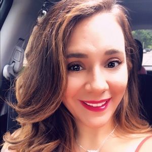 Meet your Posher, Holly